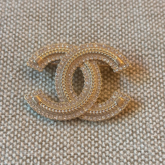 CHANEL Jewelry - Super Rare Classic Chanel CC Crystal Embellished Pearl & Gold Pin Brooch